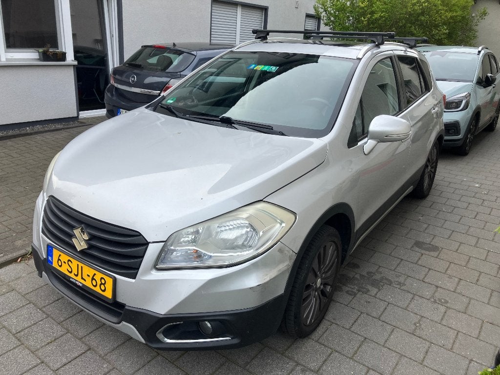 Suzuki S-Cross 1.6D 88KW 2013 Grijs, Auto's, Voorwielaandrijving, Dealer onderhouden, Stof, Zwart