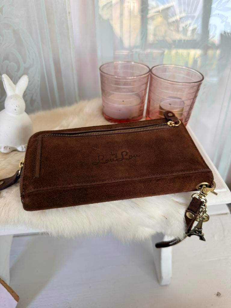 Lou by Lou smart little bag bruin suede izgst, Sieraden, Tassen en Uiterlijk, Portemonnees, Gebruikt, Ophalen, Overige merken
