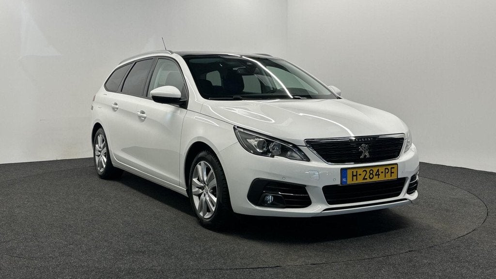 Peugeot 308 SW 1.2 PureTech Blue Lease Executive PANO-APPLE, Auto's, Voorwielaandrijving, Gebruikt, Euro 6, 1199 cc