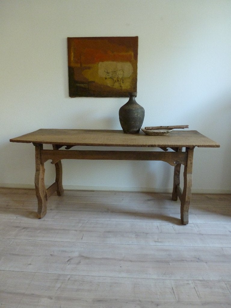 Antieke Spaanse  Tafel    18e  eeuw, Ophalen