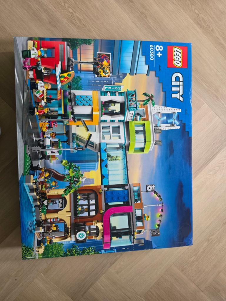 Lego binnenstad 60380 (nieuw in doos), Ophalen of Verzenden, Nieuw