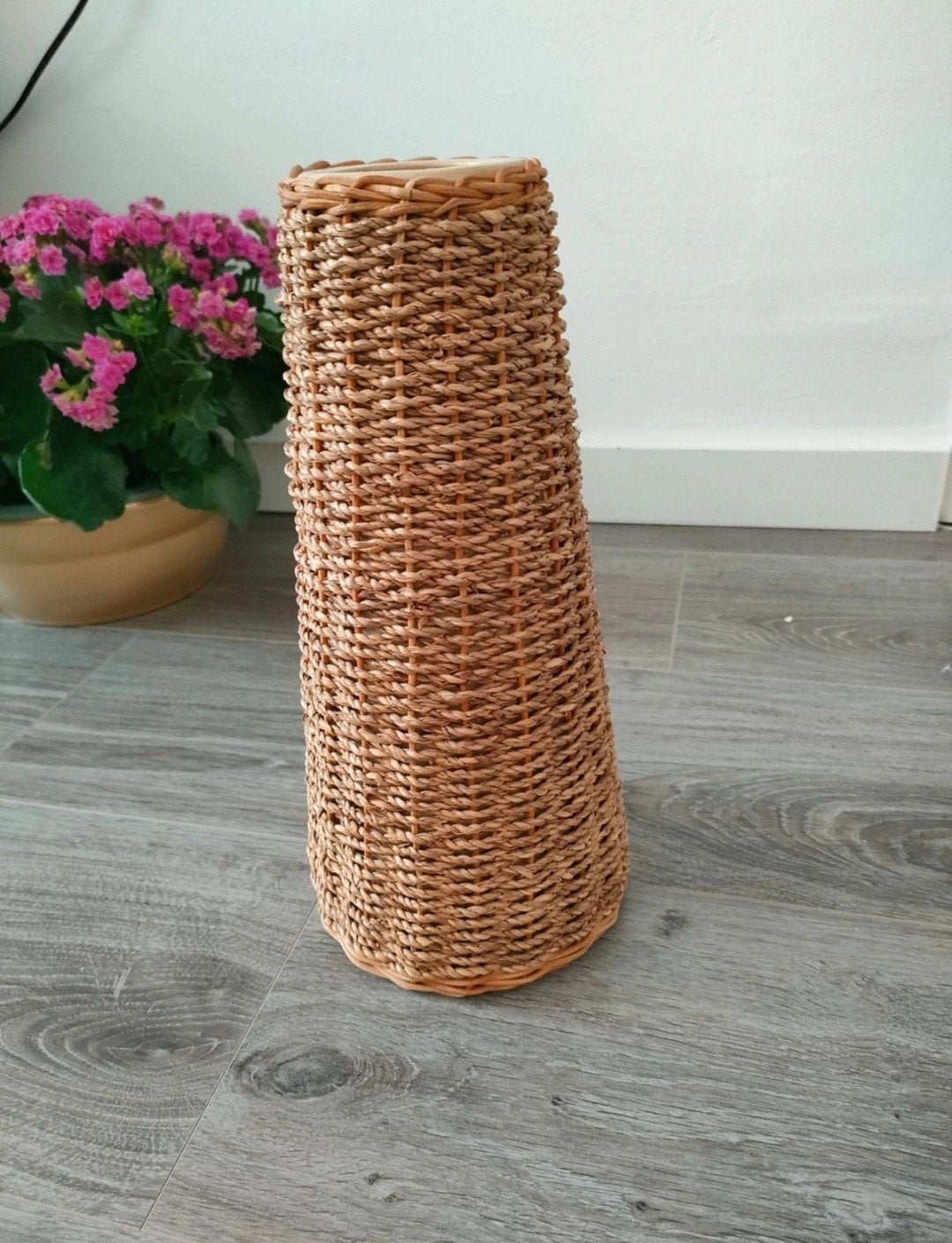 Rotan vaas met aardewerken binnenkant, Overige materialen, Gebruikt, Overige kleuren, Ophalen of Verzenden
