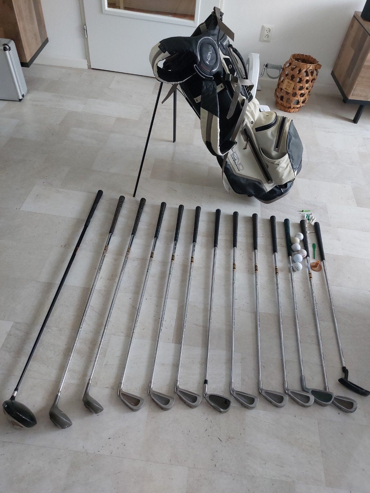 Complete rechtshandige golfset met tas en accessoires