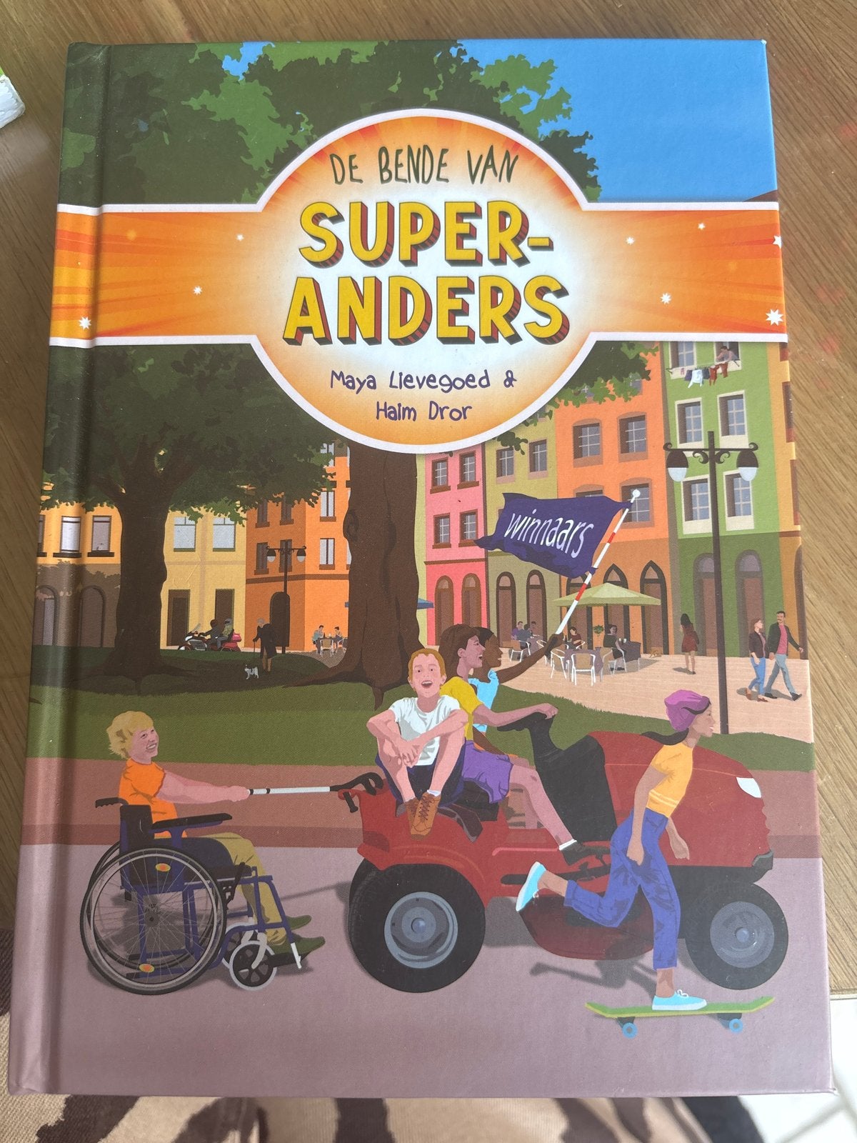 De Bende van Super-Anders - Een avontuurlijk boek, Ophalen of Verzenden, Zo goed als nieuw, Fictie algemeen