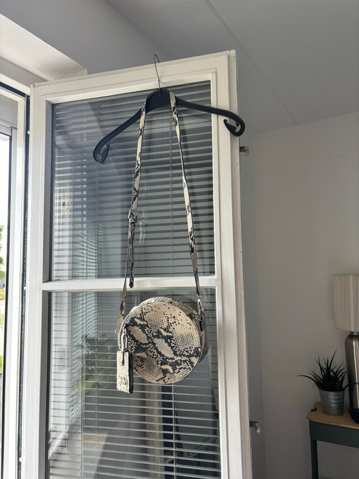 Stijlvolle Steve Madden schoudertas met slangenprint, Sieraden, Tassen en Uiterlijk, Tassen | Damestassen, Ophalen of Verzenden