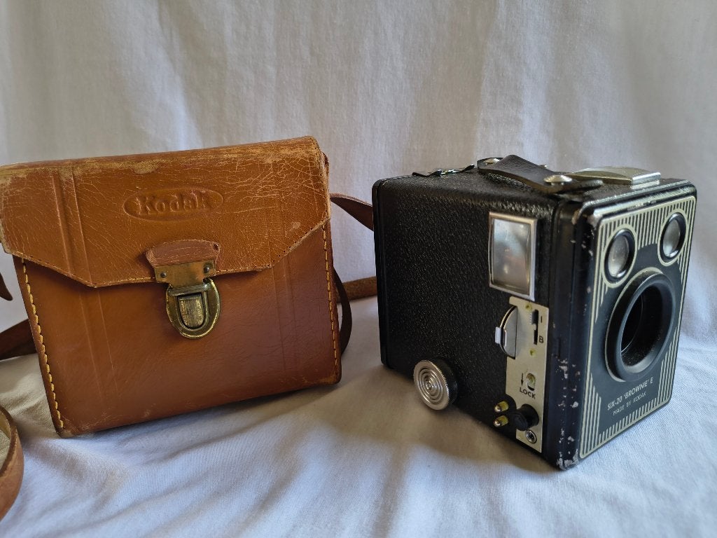 Kodak six-20 Brownie Model E camera, Ophalen of Verzenden