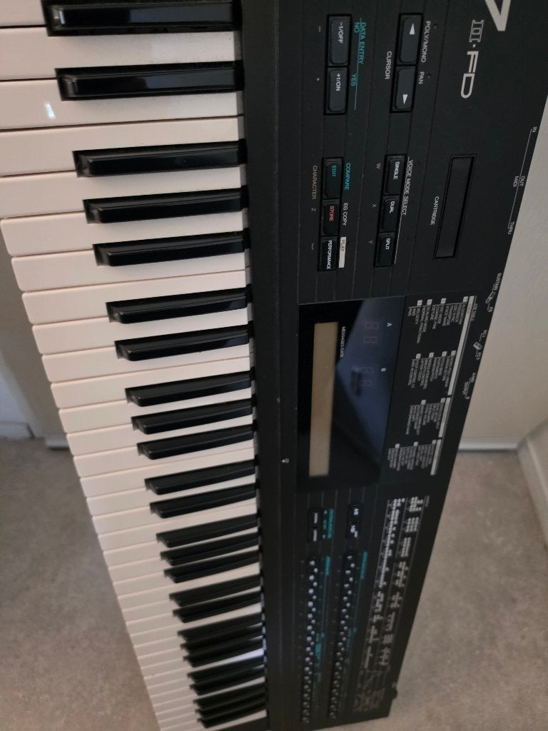 DX7IIFD voor onderdelen, Muziek en Instrumenten, Synthesizers, Ophalen, Gebruikt, 61 toetsen, Yamaha