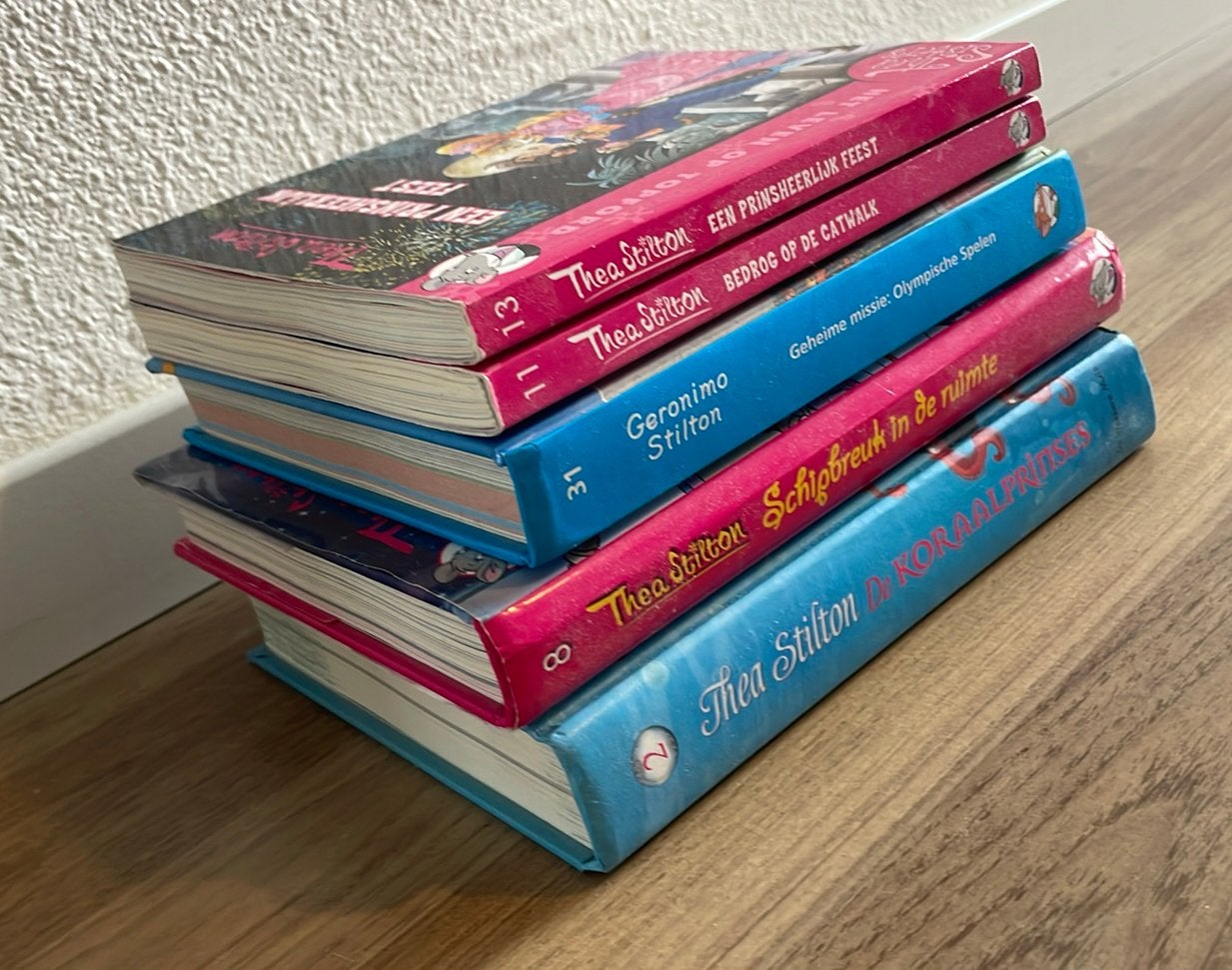 Thea Stilton, Geronimo Stilton diverse boeken, Boeken, Ophalen of Verzenden, Gelezen, Geronimo Stilton