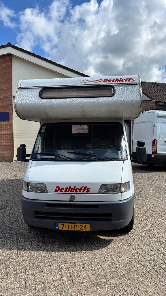 Alkoof Dethleffs camper met scooterdrager en lengtebed, Alkoof, Ringverwarming, Fiat, Achteruitrijcamera
