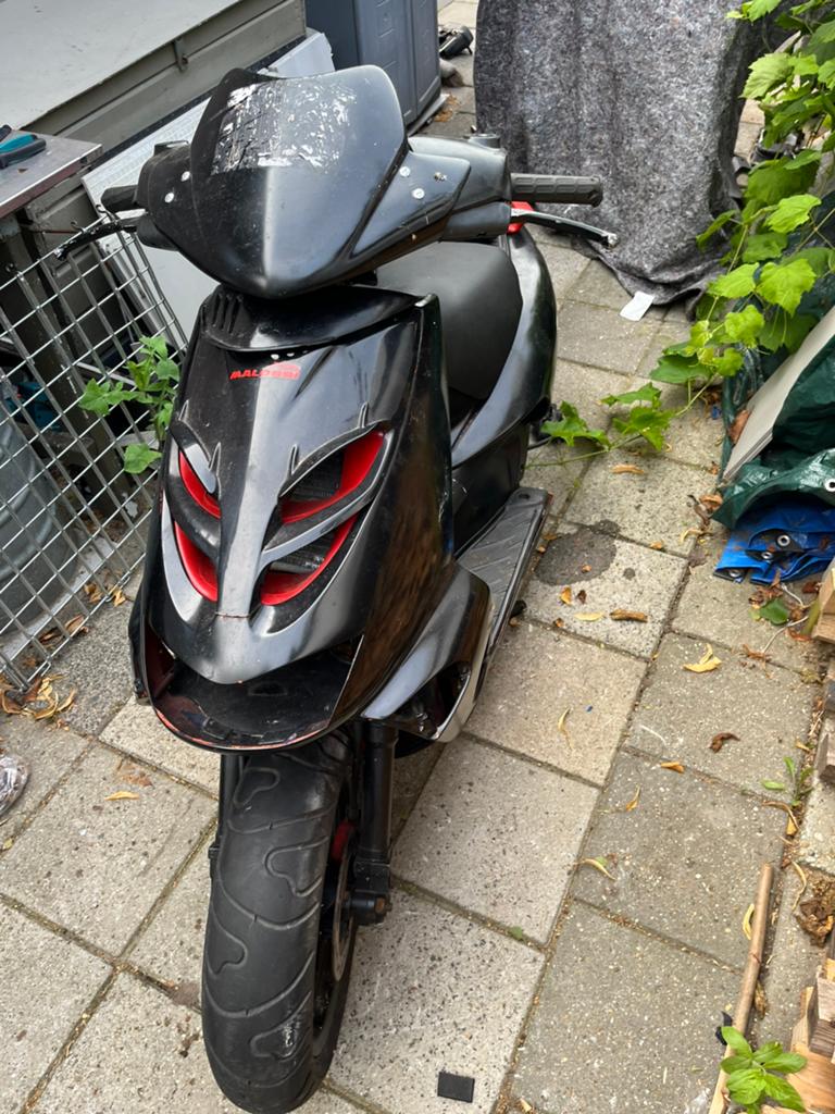 Aprilia Sr50 zonder kenteken en motorblok, Ophalen, Gebruikt, Frame, Aprilia