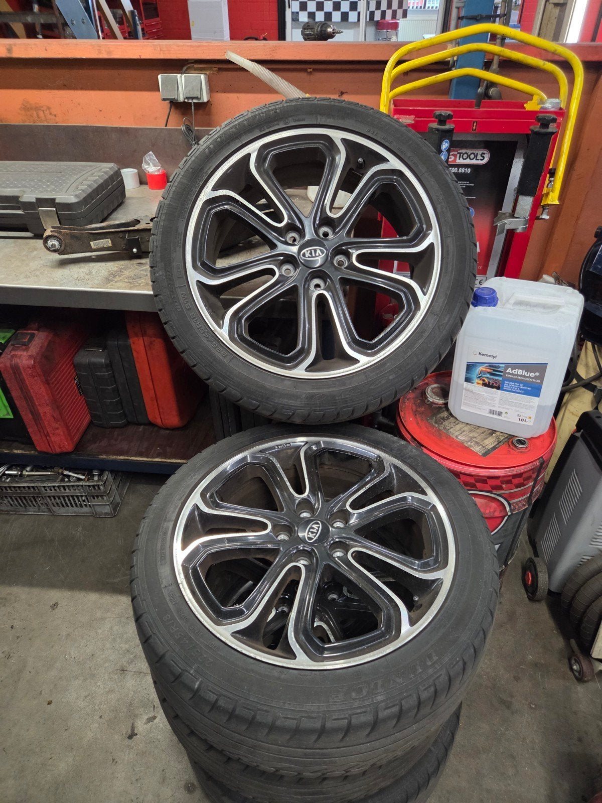 Kia Soul 18 inch velgen met zomerbanden 225/45R18, Auto-onderdelen, Banden en Velgen, 18 inch, Gebruikt, Banden en Velgen, Ophalen of Verzenden