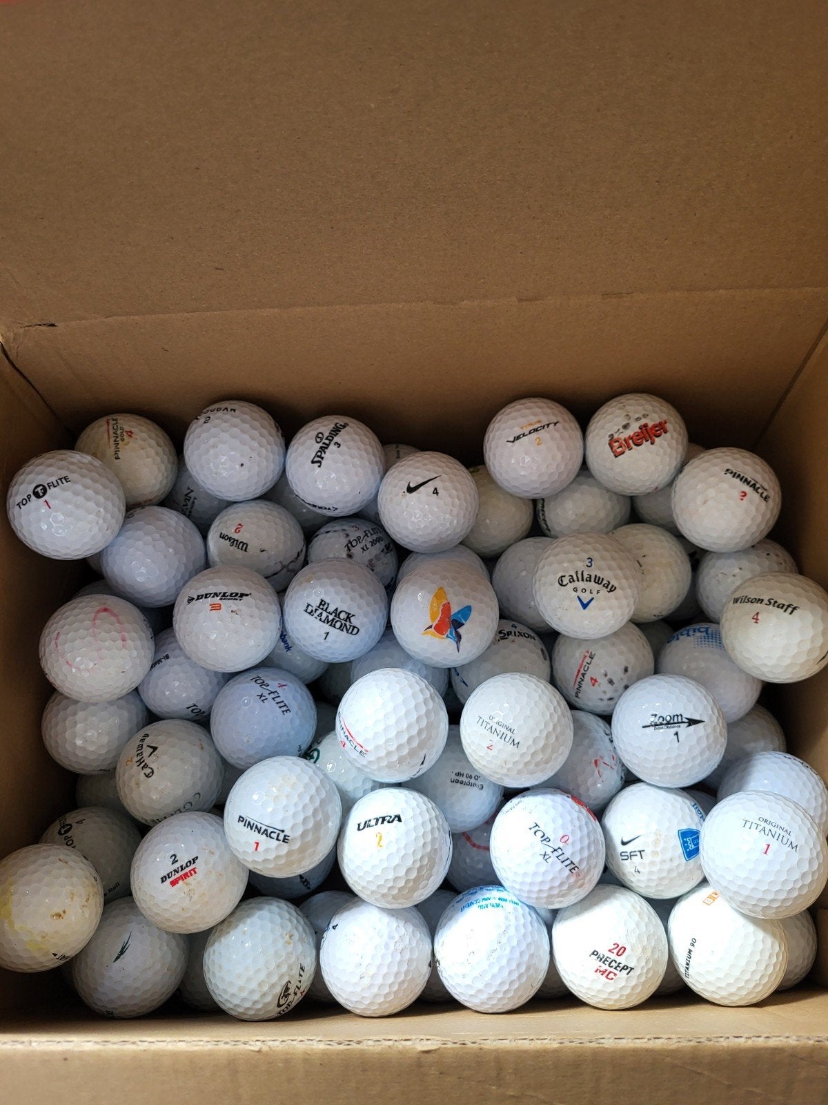 100 golfballen, Sport en Fitness, Golf, Ophalen of Verzenden, Gebruikt, Bal(len)