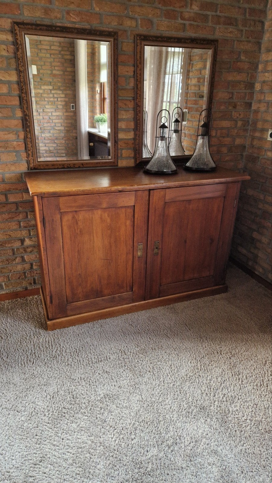 Mooi dressoir met twee spiegels, Huis en Inrichting, Ophalen, 100 tot 150 cm, Klassiek, 25 tot 50 cm