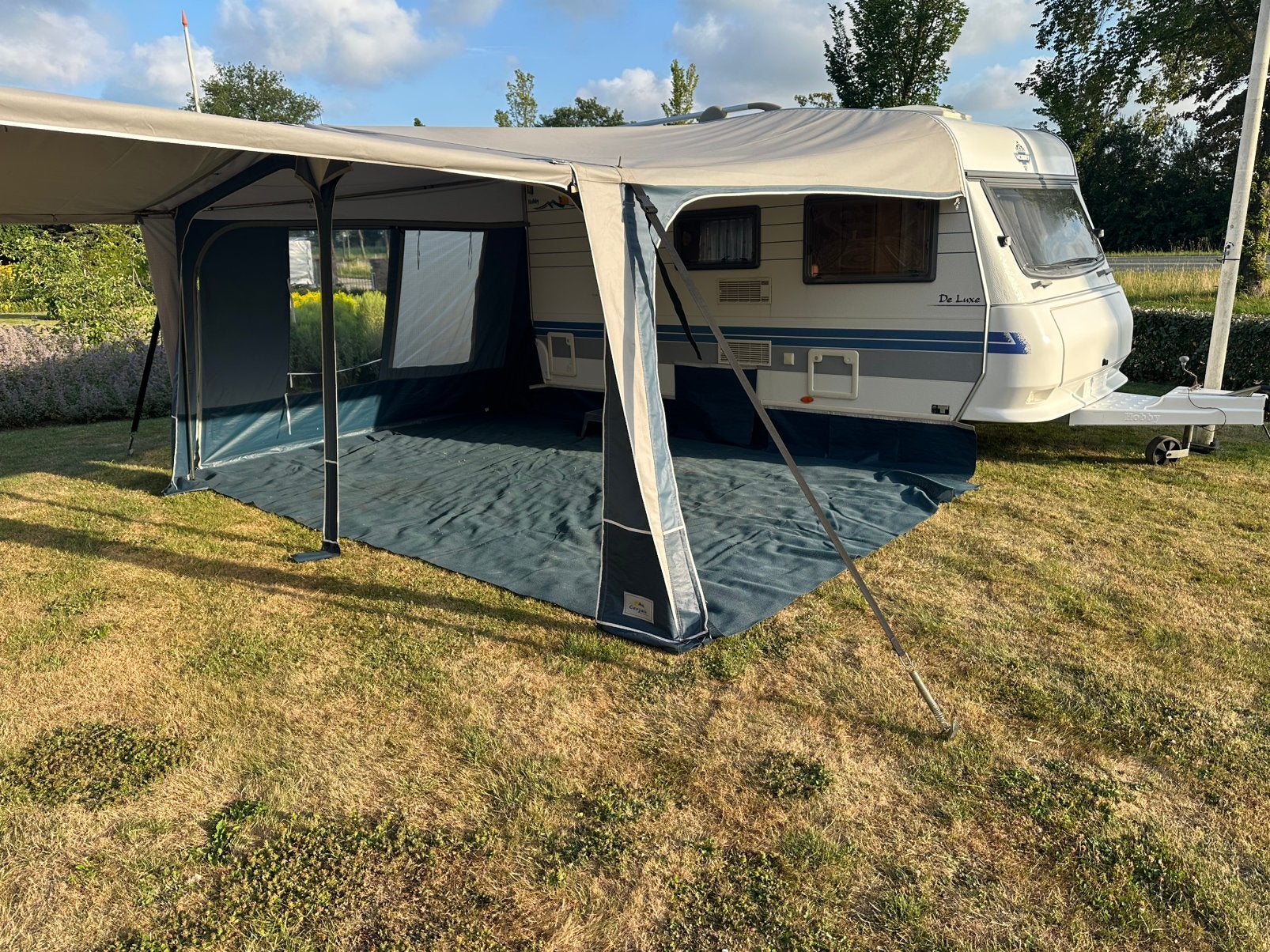 HOBBY 400 SF, Caravans en Kamperen, Caravans, Hobby, Kachel, Treinzit, Particulier