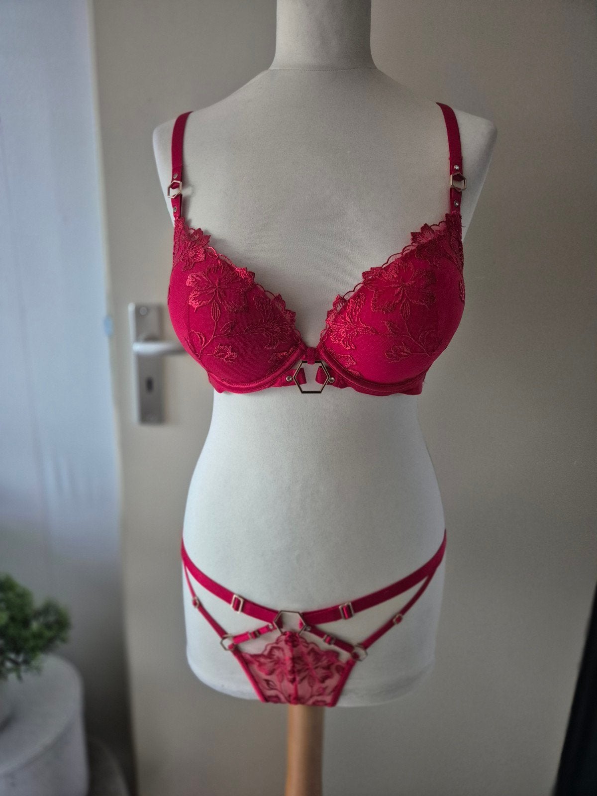 New Yorker Luxe Kanten BH Set – Rood 85B en M, Ophalen of Verzenden, Rood, BH