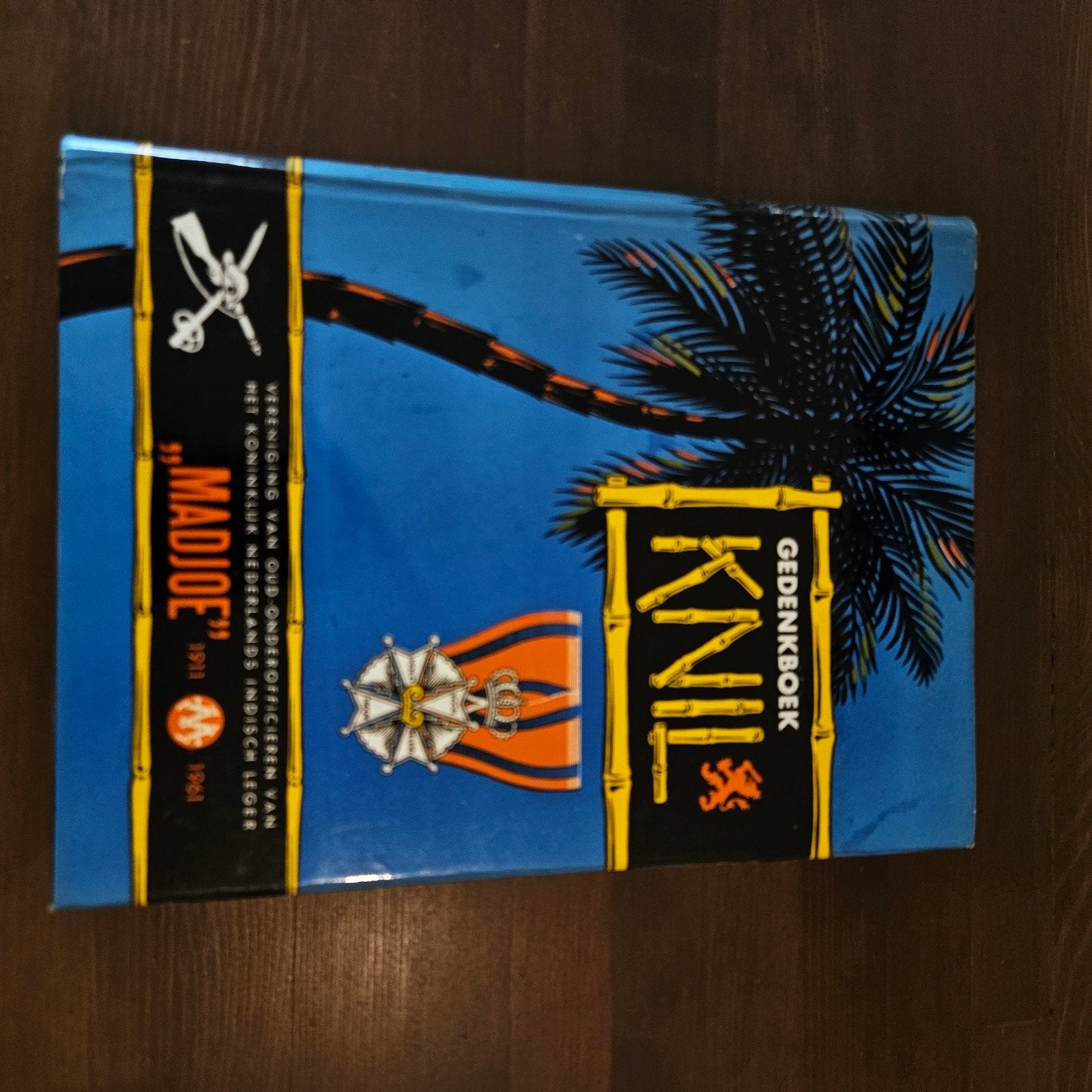 Gedenkboek van het K.N.I.L. Madjoe 1911-1961, Ophalen of Verzenden, 1945 tot heden, Zo goed als nieuw, Landmacht