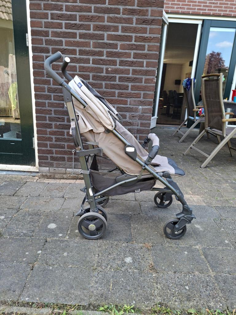 Chicco Lite Way buggy - Grijs/Beige, Kinderen en Baby's, Buggy's, Gebruikt, Overige merken, Verstelbare rugleuning, Zonnekap, Ophalen