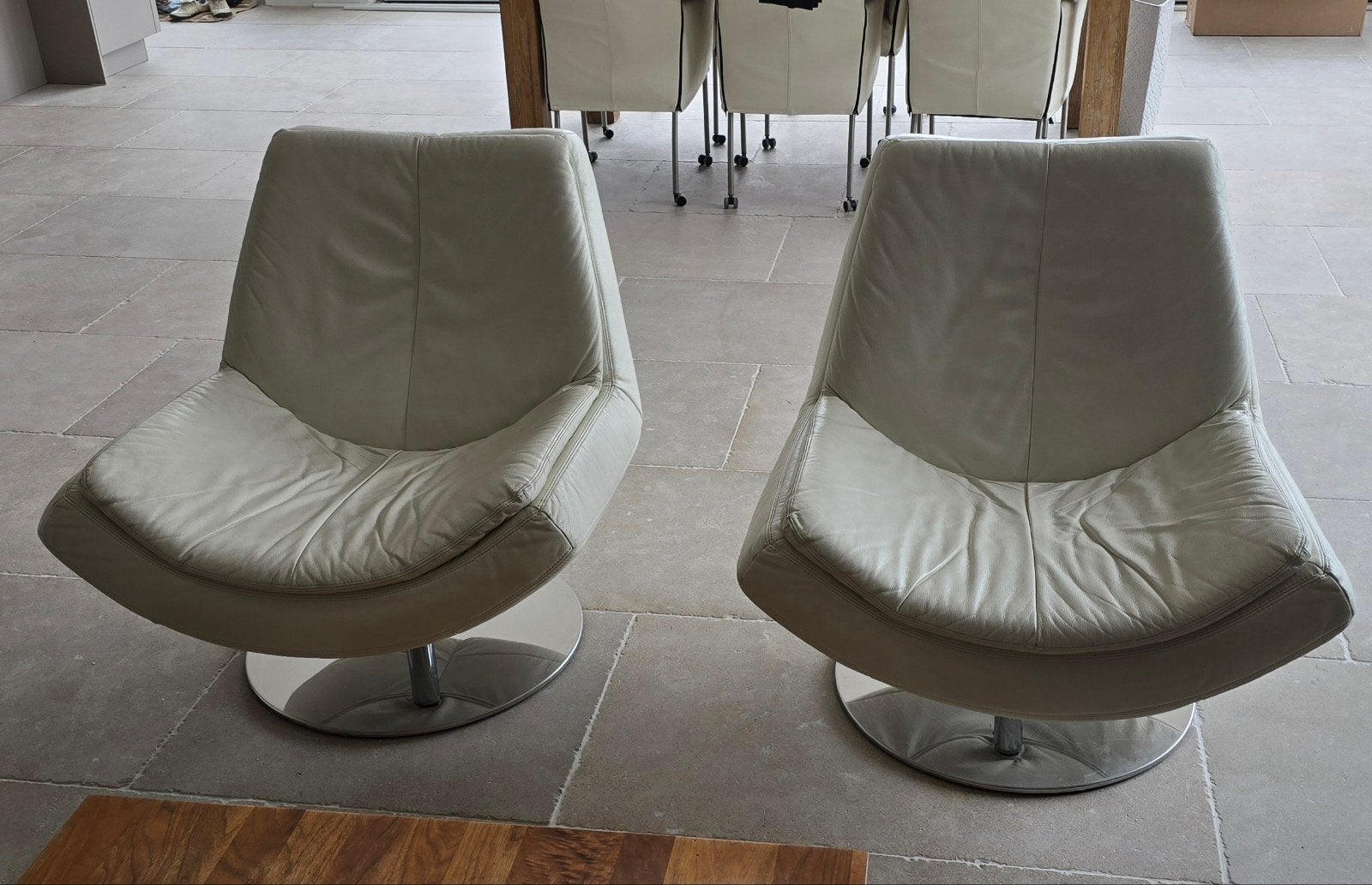 Set van 2 design fauteuils - wit leer, Gebruikt, Twee, Wit, Modern design Goossens