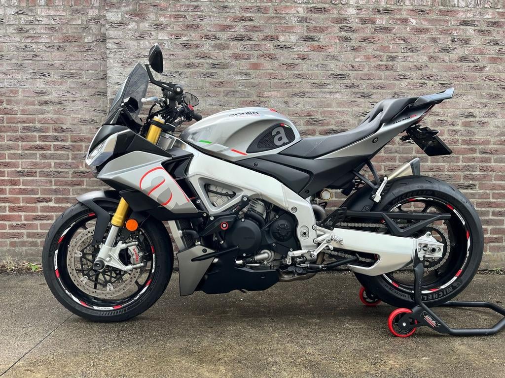 APRILIA TUONO V4 1100 RR (bj 2021) +- 17100 km gelopen hij i, Motoren, Motoren | Aprilia, 1077 cc, 4 cilinders, Motorrijbewijs A