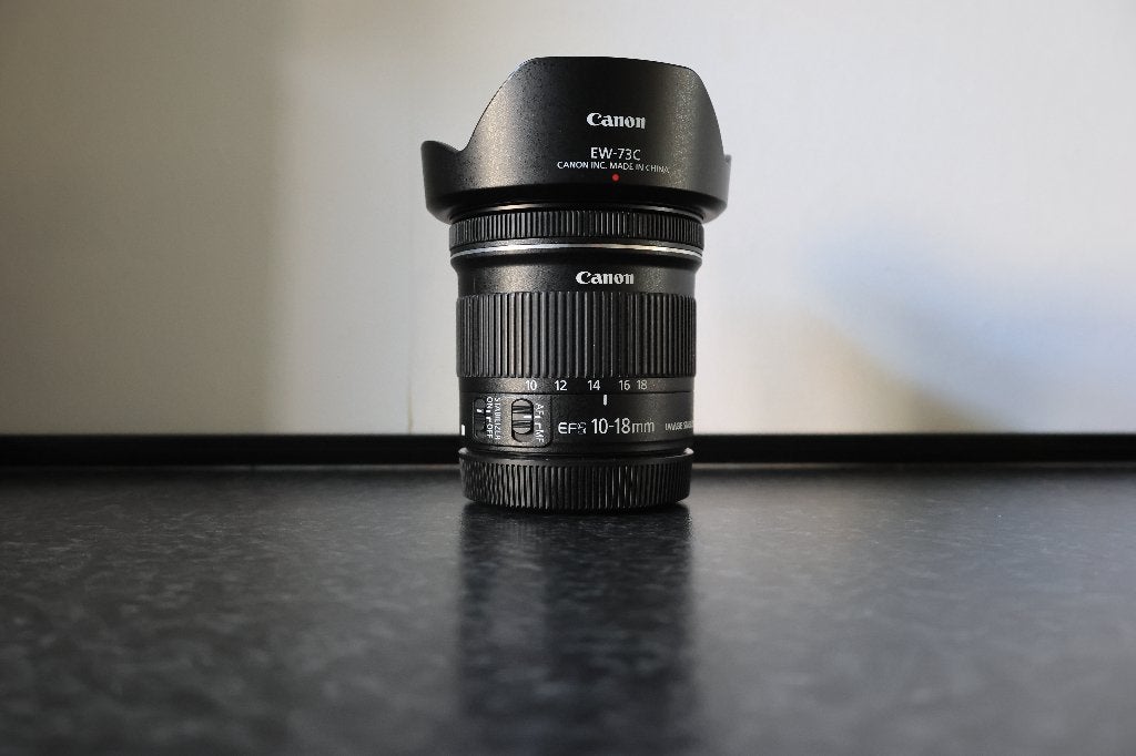 Canon EF-S groothoeklens 10-18mm, Audio, Tv en Foto, Canon, Zonnekap, Zo goed als nieuw, 10 mm