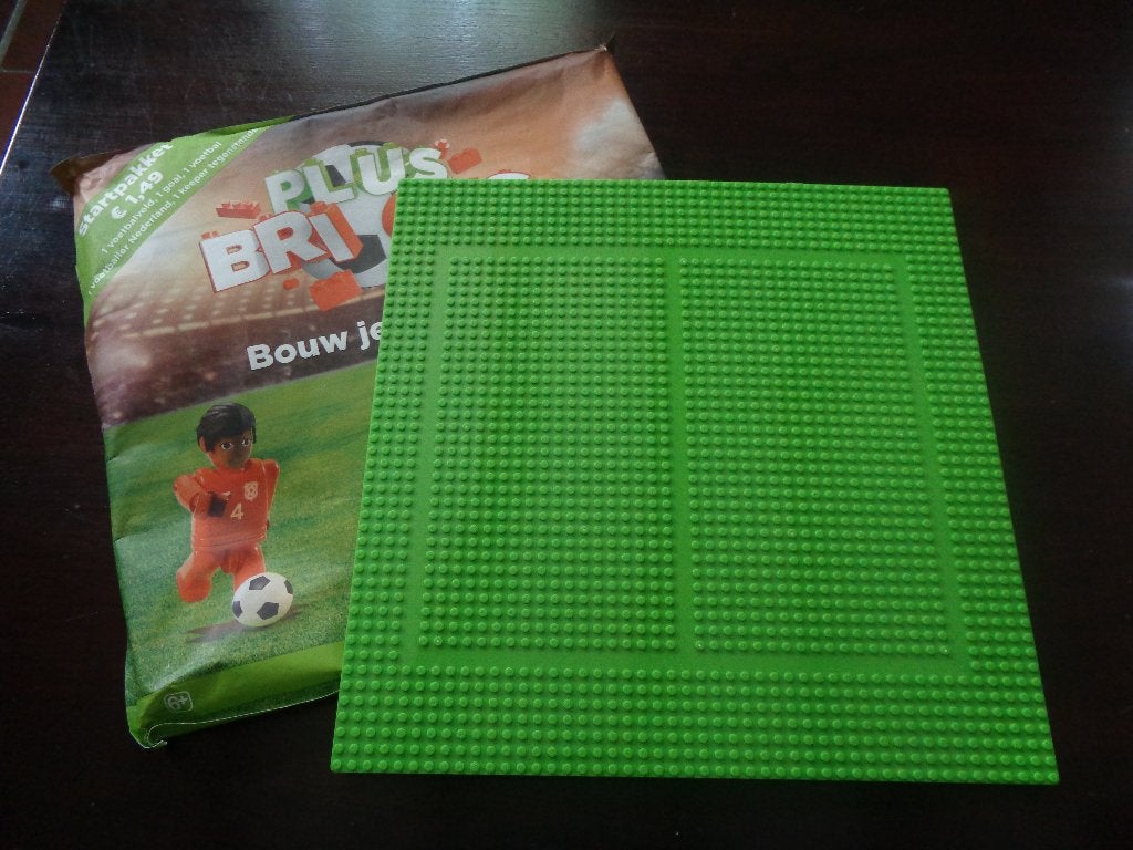 Plus bouwstenen  voetbal, Kinderen en Baby's, Speelgoed | Bouwstenen, Ophalen of Verzenden, Nieuw