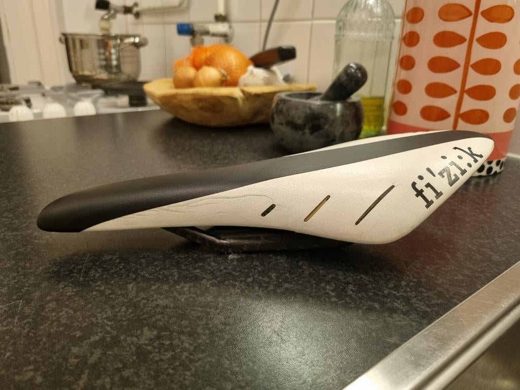 Fizik Arione R3 carbon rails 125mm breed, Ophalen, Gebruikt