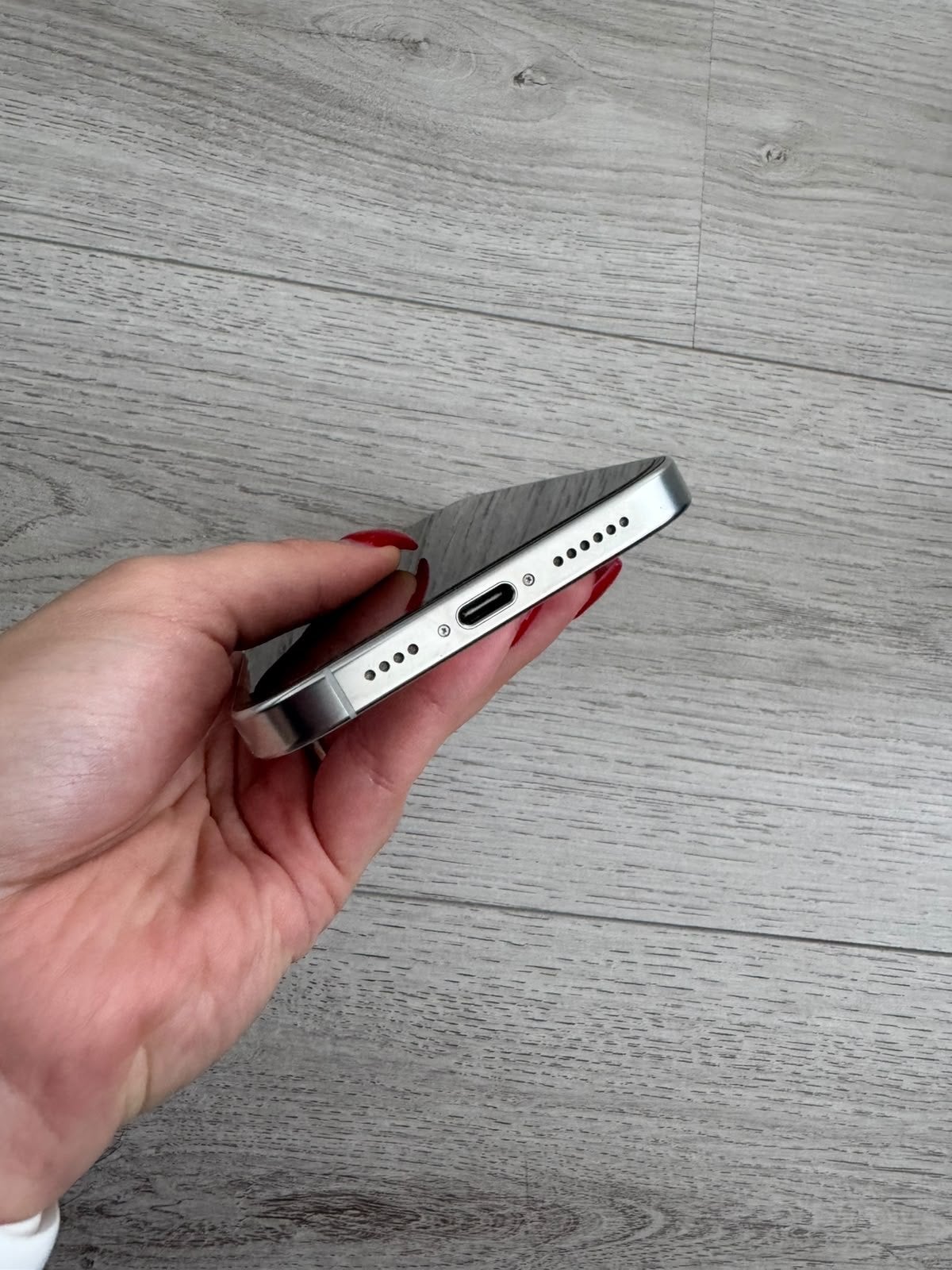 Foto 5 van iPhone 15 Pro Max 256GB Wit - Zo goed als nieuw