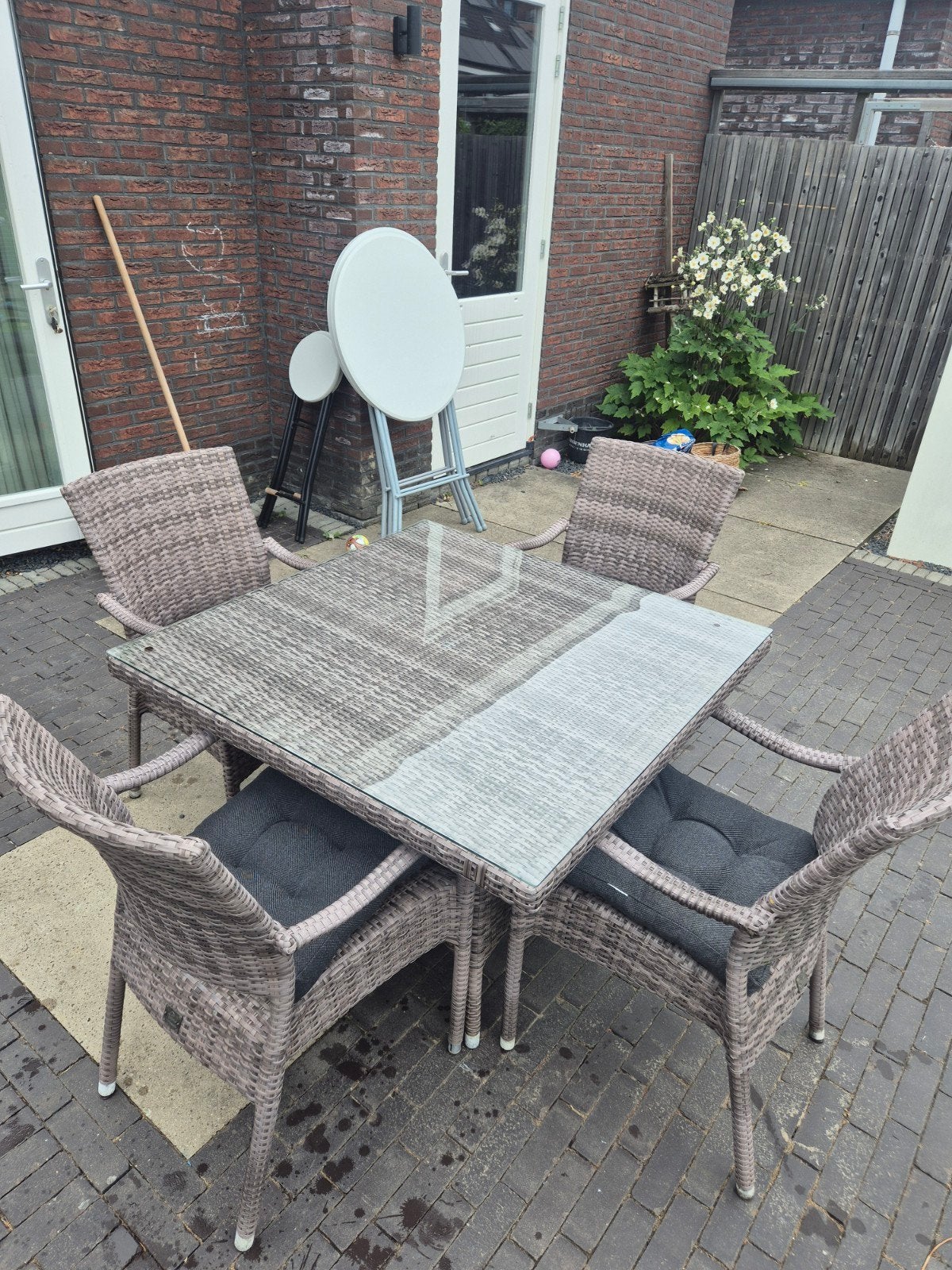 4 Seasons Outdoor tuinset met 4 stoelen en glazen tafel, Tuin en Terras, Ophalen, 4 zitplaatsen, Gebruikt, Wicker