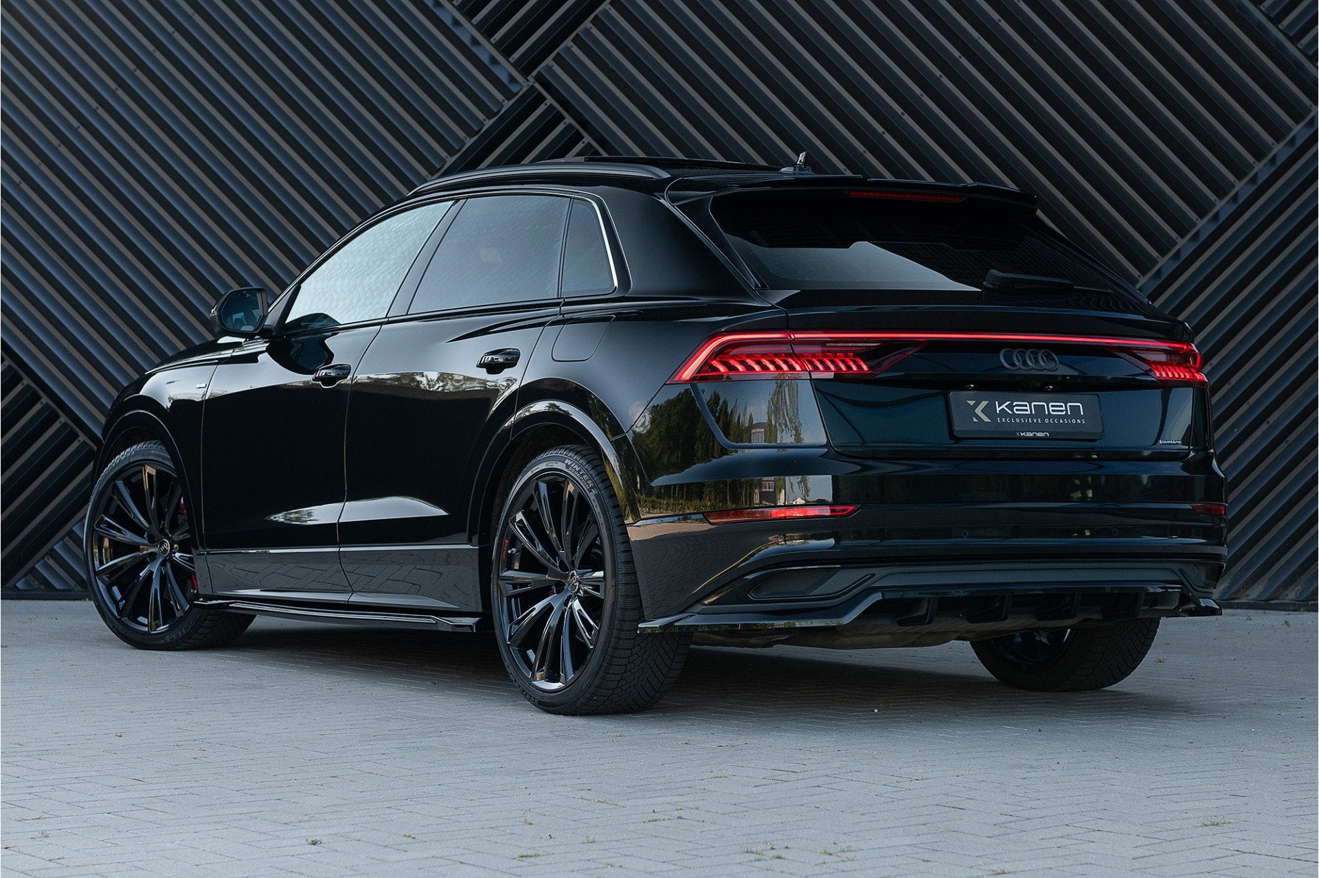 Audi Q8 55 TFSI e quattro ACC Pano Matrix Stoelvent B&O RS-S, Auto's, Automaat, 12 maanden, Gebruikt, Zwart