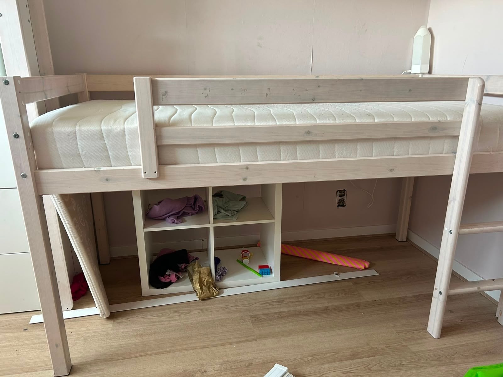 MOET WEG! Halfhoogslaper met glijbaan - Gebruikt, Ophalen, Gebruikt, 90 cm, Eenpersoons
