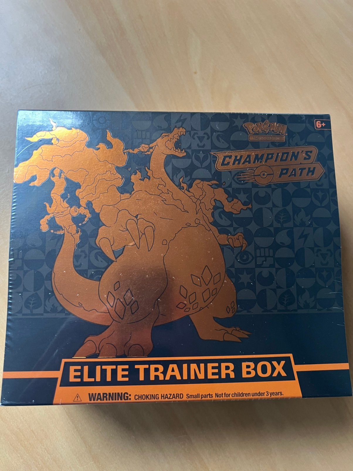 Pokemon - Champions Path ETB (sealed), Ophalen of Verzenden, Nieuw, Boosterbox