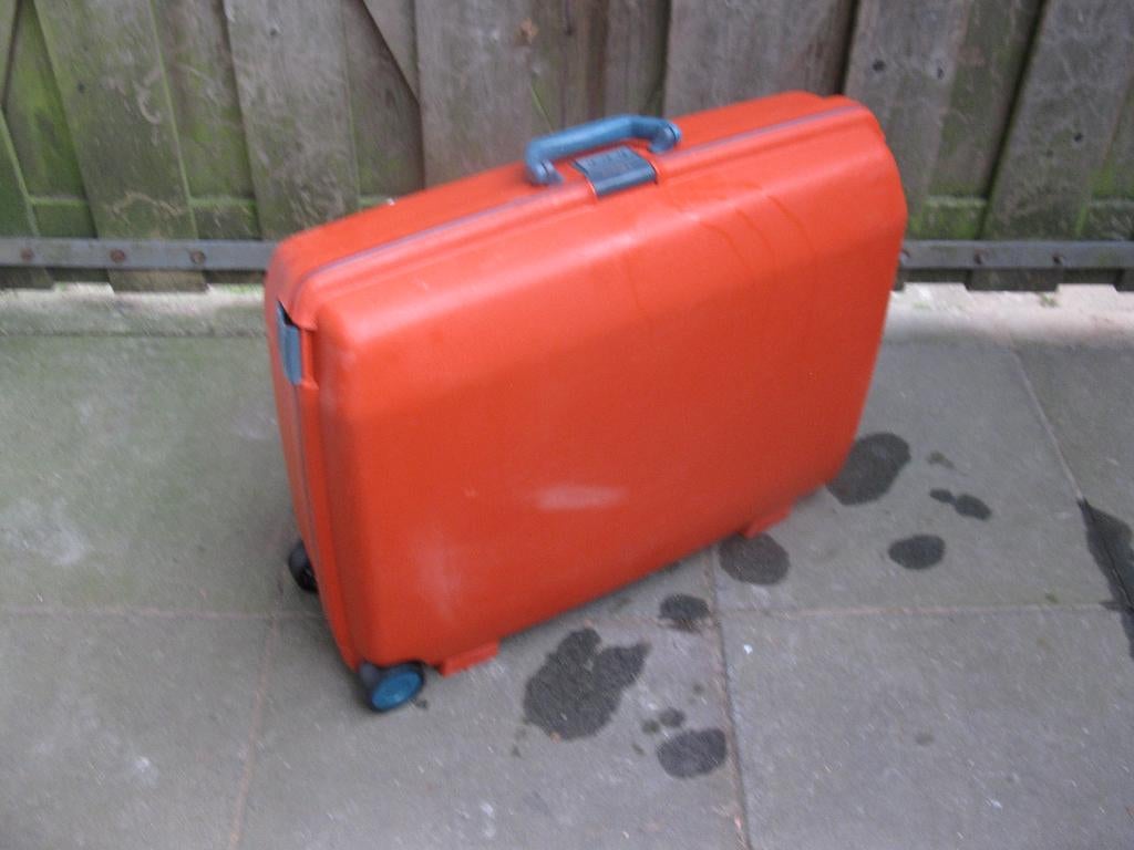 Samsonite Koffer ROOD, Sieraden, Tassen en Uiterlijk, Koffers, Gebruikt, Hard kunststof, 70 cm of meer, Wieltjes, Ophalen of Verzenden