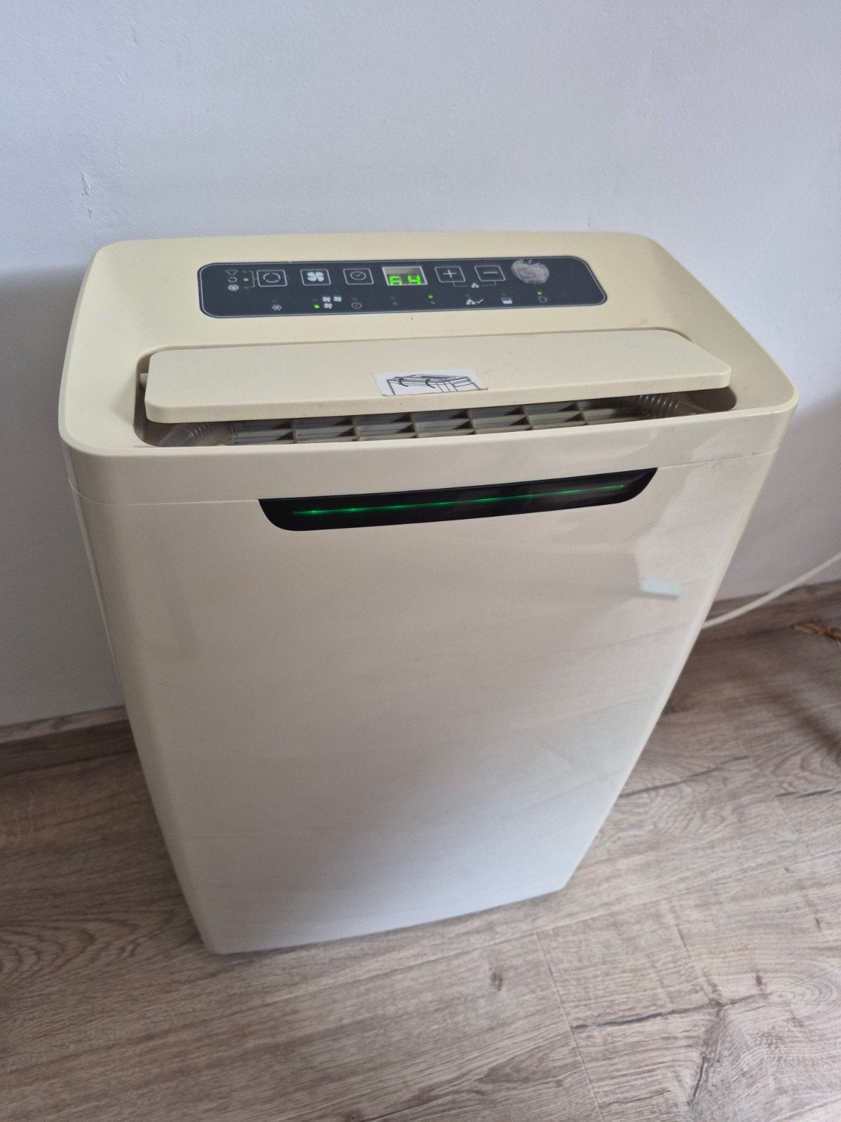 QUIGG Luchtontvochtiger - 20L/dag - 5,5L Tank, Witgoed en Apparatuur, Ophalen, Gebruikt, Luchtontvochter