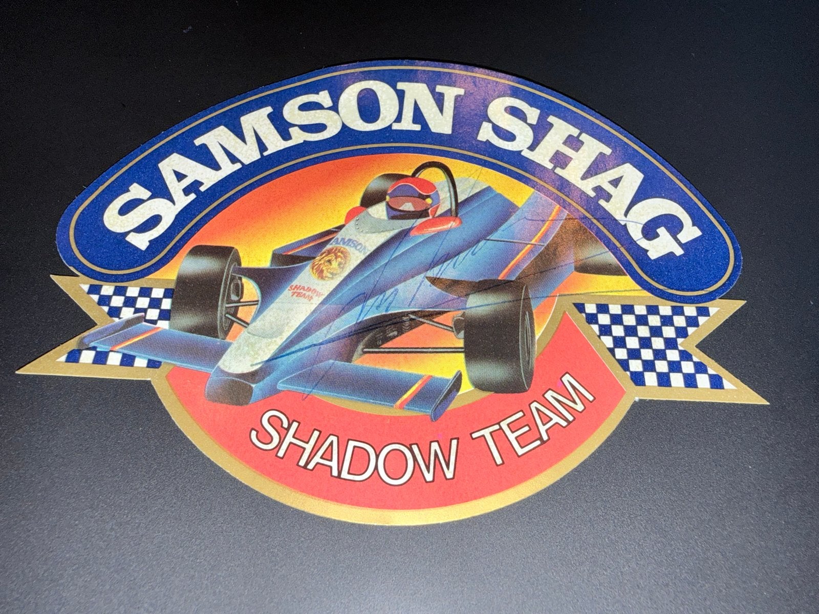 Samson Shag Shadow Team F1 sticker ‘79 | gesigneerd, Verzamelen, Ophalen of Verzenden, Zo goed als nieuw, Formule 1