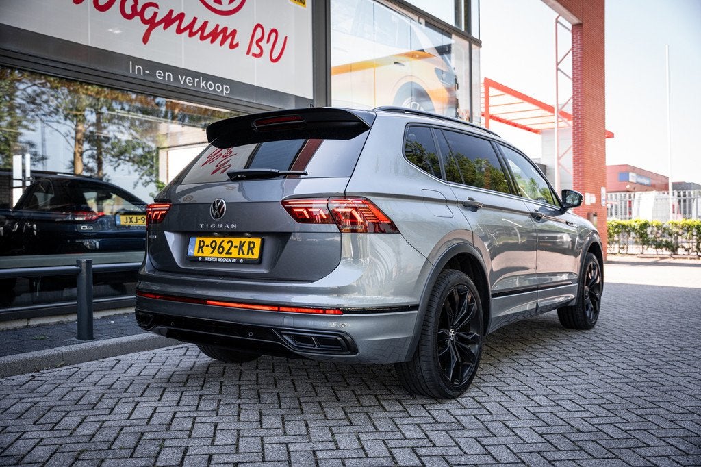 Volkswagen Tiguan Allspace 1.5 TSI R-Line Business+ | 7 pers, 4 cilinders, 150 pk, 7 stoelen, Bedrijf