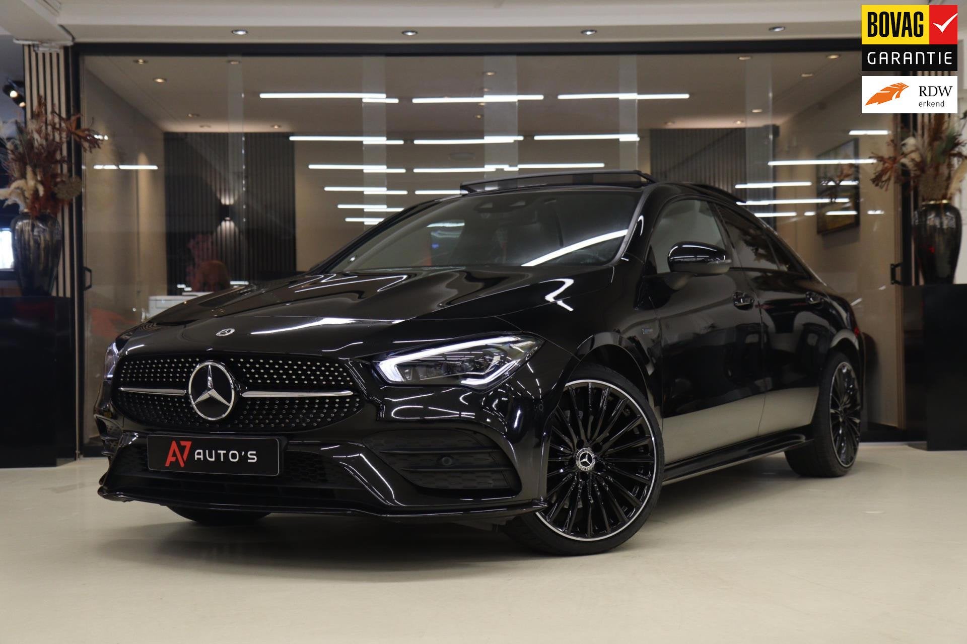 Mercedes-Benz CLA-klasse 250 e AMG-LINE PANO/HUD/KEYLESS/360, Auto's, CLA, Gebruikt, Euro 6, 4 cilinders