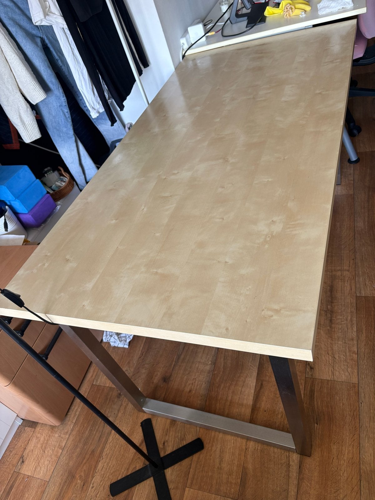 Sturdy office/study desk in good condition., Huis en Inrichting, Bureaus, Gebruikt, Computerbureau, Overige merken, Modern, Spaanplaat of MDF