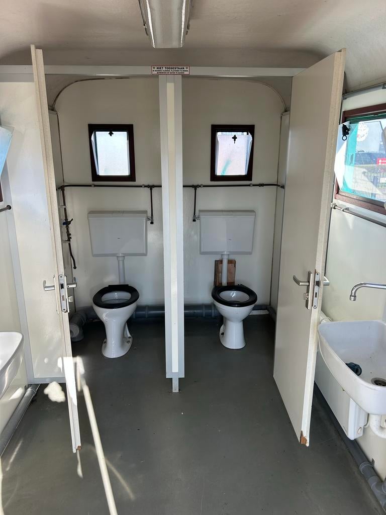 Langzaam verkeer toilet sanitair wagen urinoir schaftwagen, Ophalen