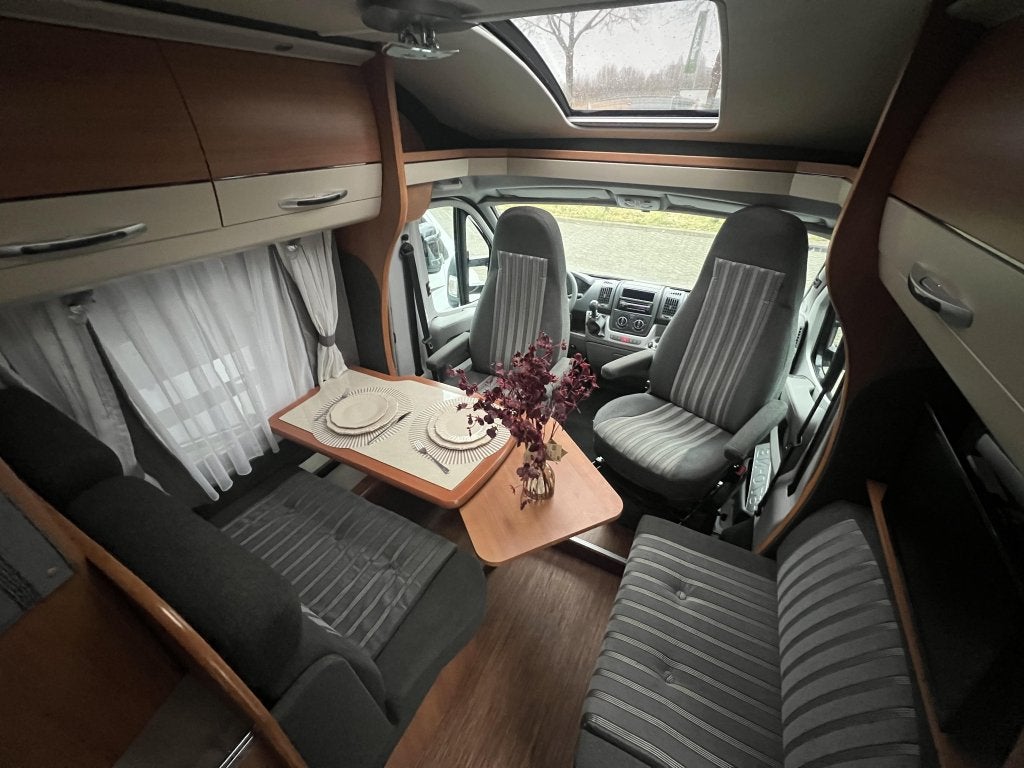 Hobby Exclusive 60 Compact ENKELE BEDDEN FIAT XXL GARAGE, Caravans en Kamperen, Campers, Fiat, Hobby, 7 tot 8 meter, Bedrijf