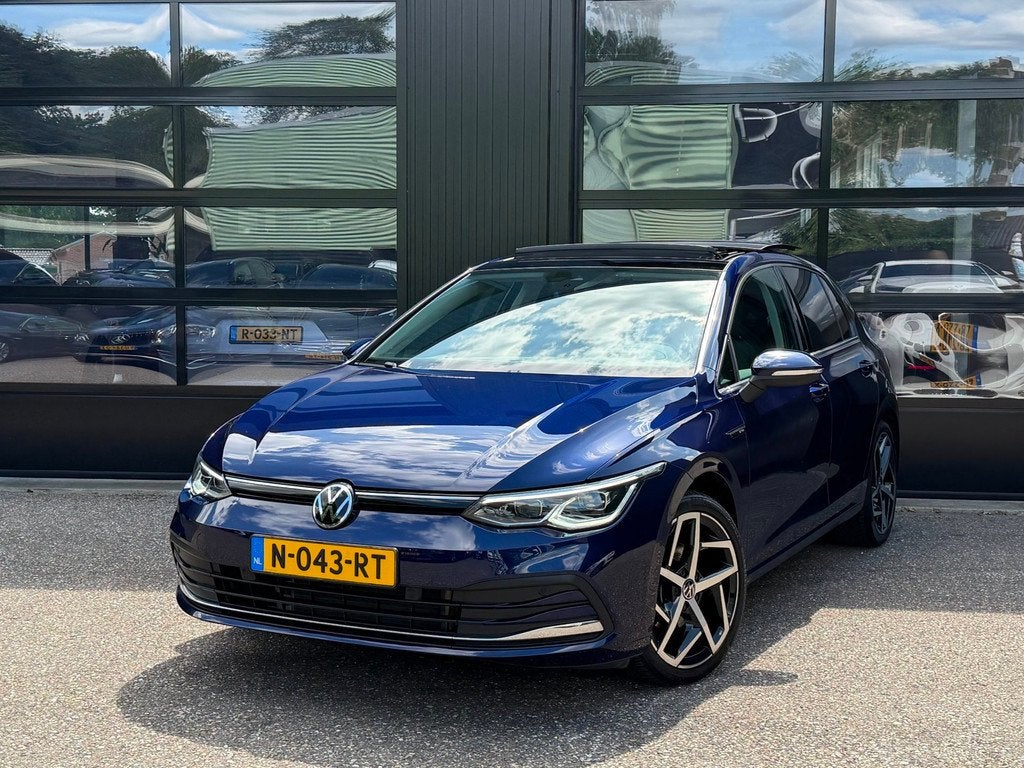 Volkswagen Golf 1.5 eTSI Style Pano Camera Headup IQ. Light, Auto's, Volkswagen, Euro 6, 4 cilinders, 150 pk, Blauw