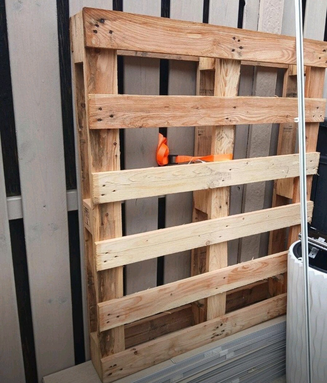1 Houten pallet gratis af te halen (voor stoken of klussen), Ophalen, 50 mm of meer, Pallet, Minder dan 200 cm