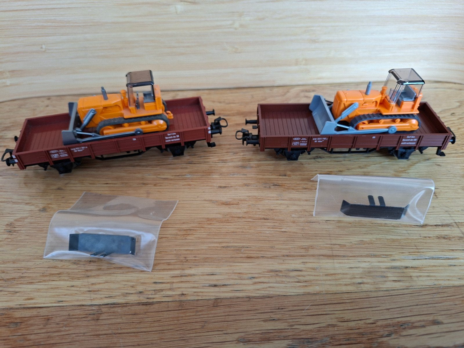 2 x Märklin 4424 wagon bulldozer H0 wagen trein locomotief, Wisselstroom, Ophalen of Verzenden, Märklin, Nieuw