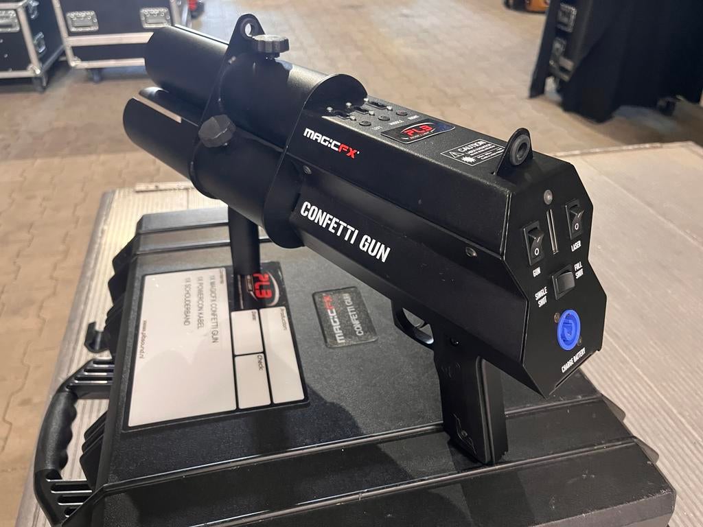 MagicFX Confetti Gun als nieuw in pelicase confettigun, Muziek en Instrumenten, Licht en Laser, Ophalen of Verzenden, Zo goed als nieuw