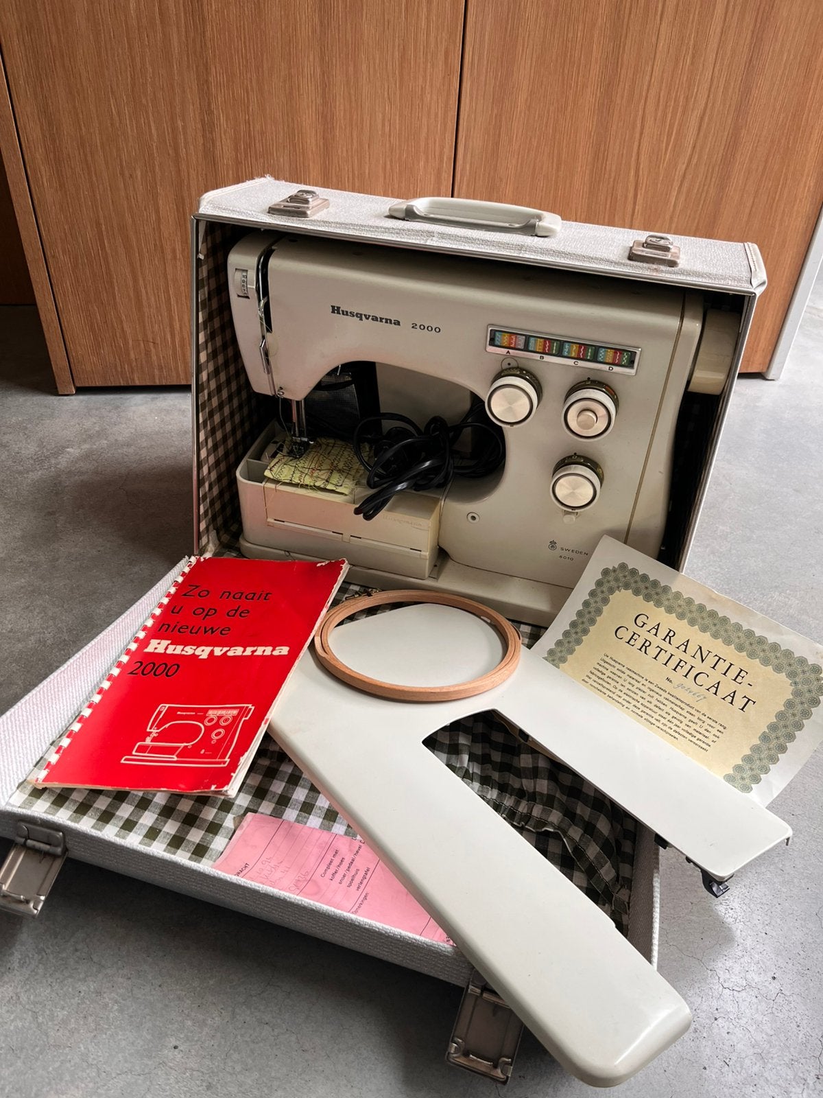 Husqvarna naaimachine 2000 in koffer, Ophalen, Gebruikt, Naaimachine, Husqvarna