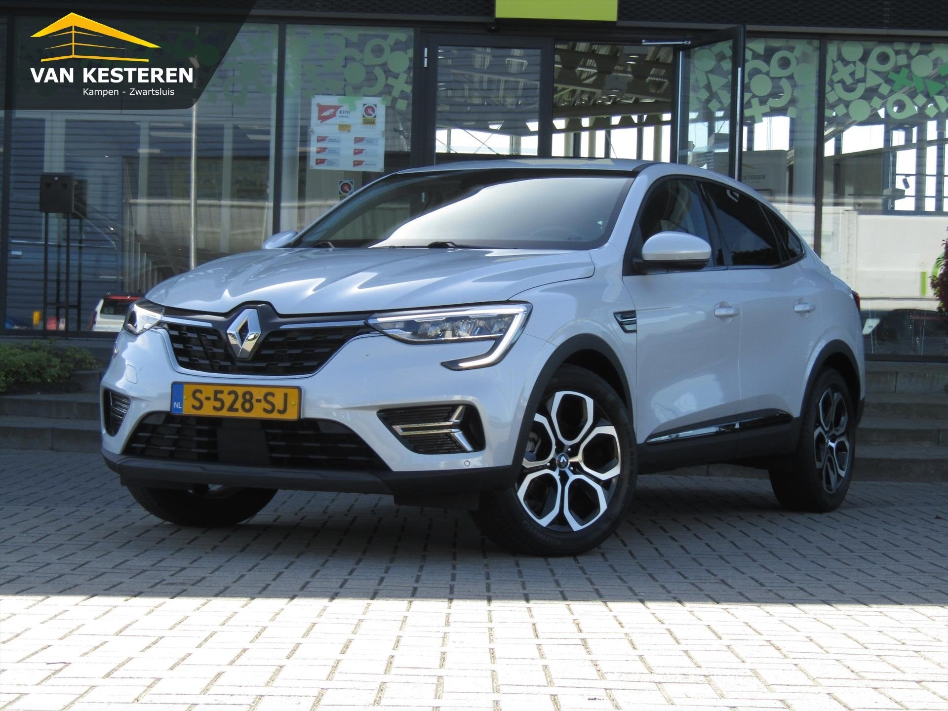 Renault Arkana 1.6 E-TECH Hybrid 143pk Aut Techno / Trekhaak, Auto's, Gebruikt, 4 cilinders, Leder en Stof, Wit