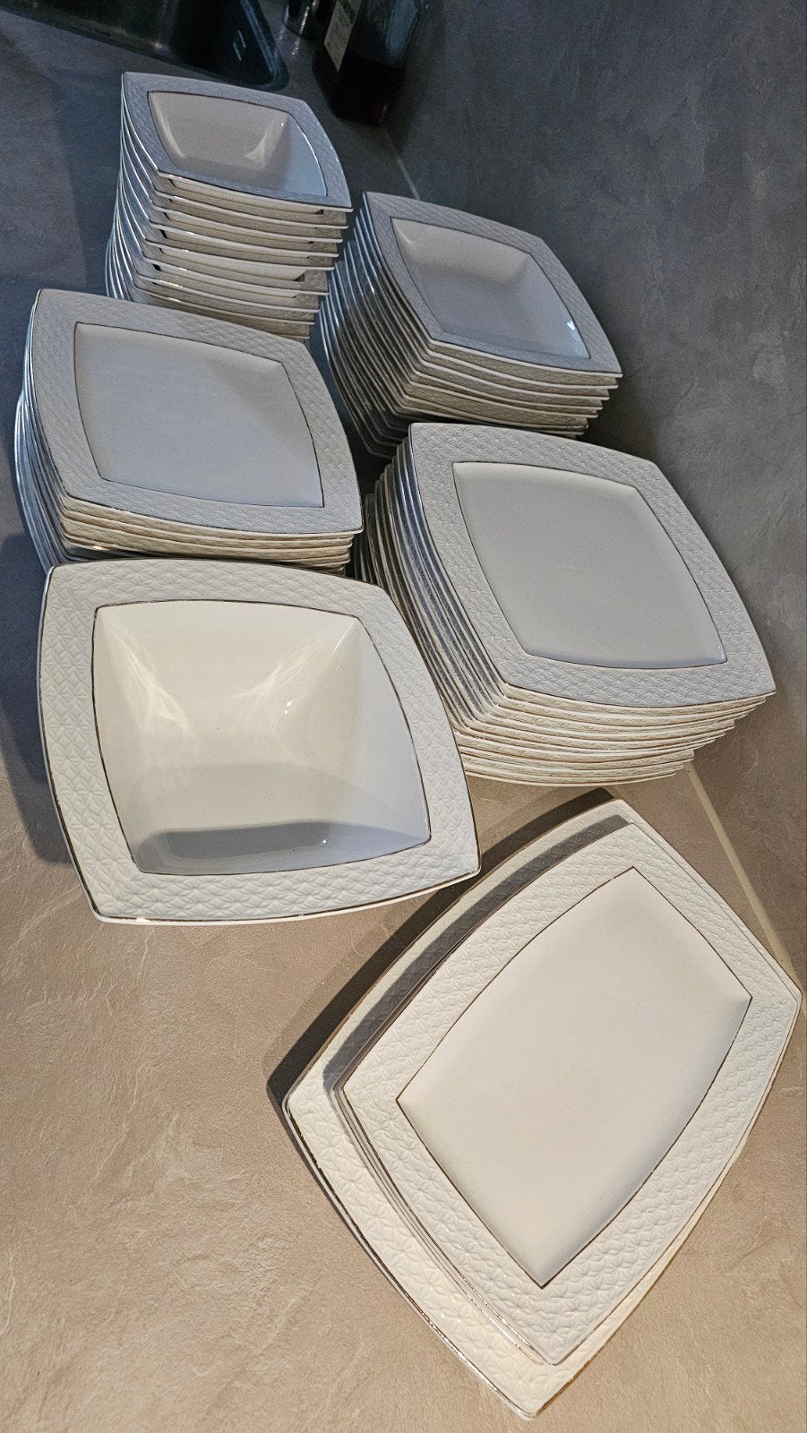 Bricard Porselein Servies - 12-delig (mist 1 ontbijtbord), Ophalen, Gebruikt, Overige merken, Overige stijlen