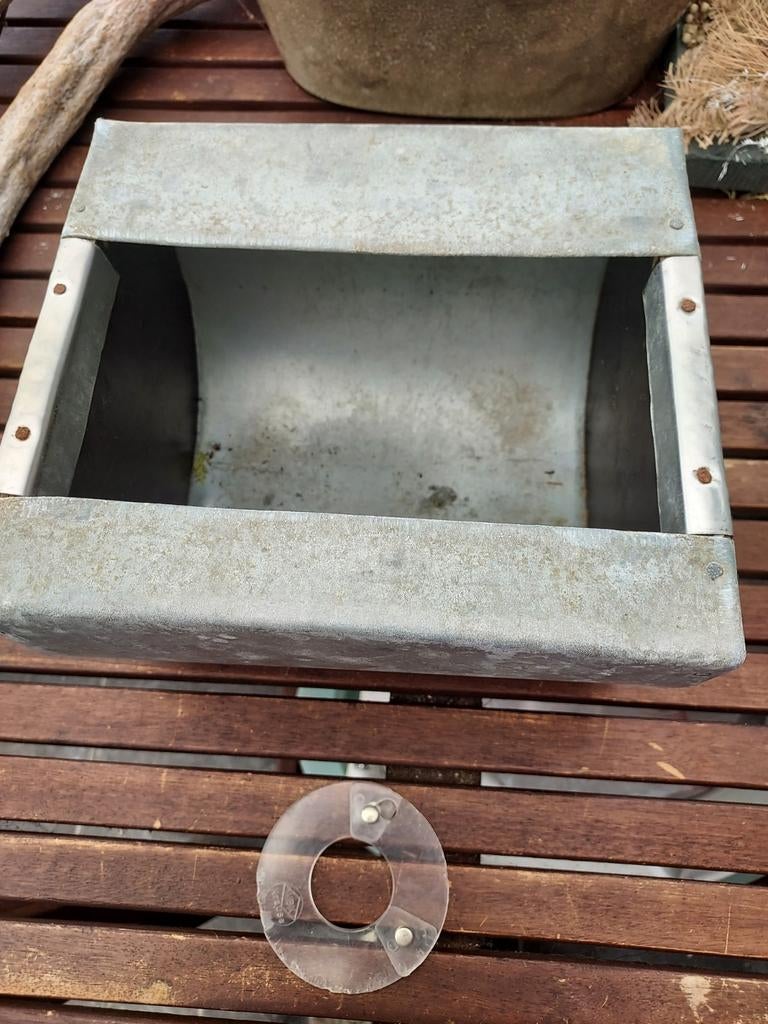 Chinchilla zandbak, en anti dek kraag, Ophalen of Verzenden, Gebruikt