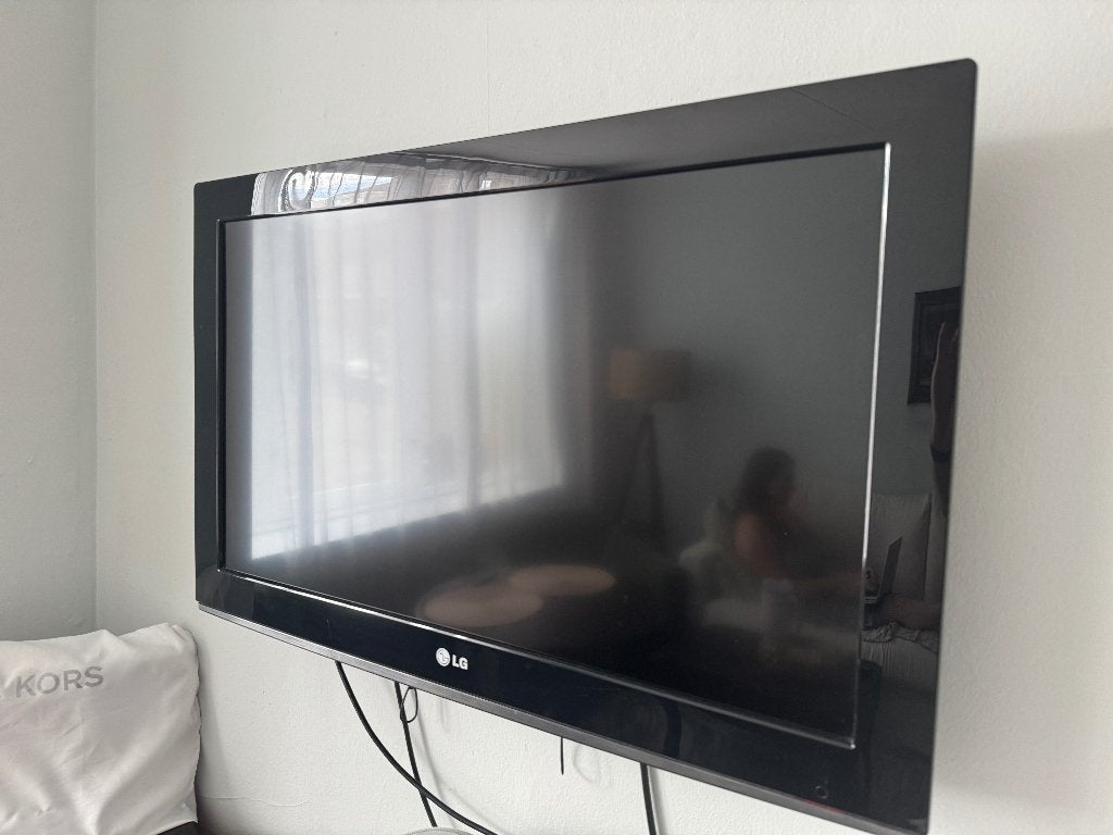 32-inch LG TV (geen standaard, wel muurbevestiging), Ophalen, Gebruikt, 50 Hz, 80 tot 100 cm