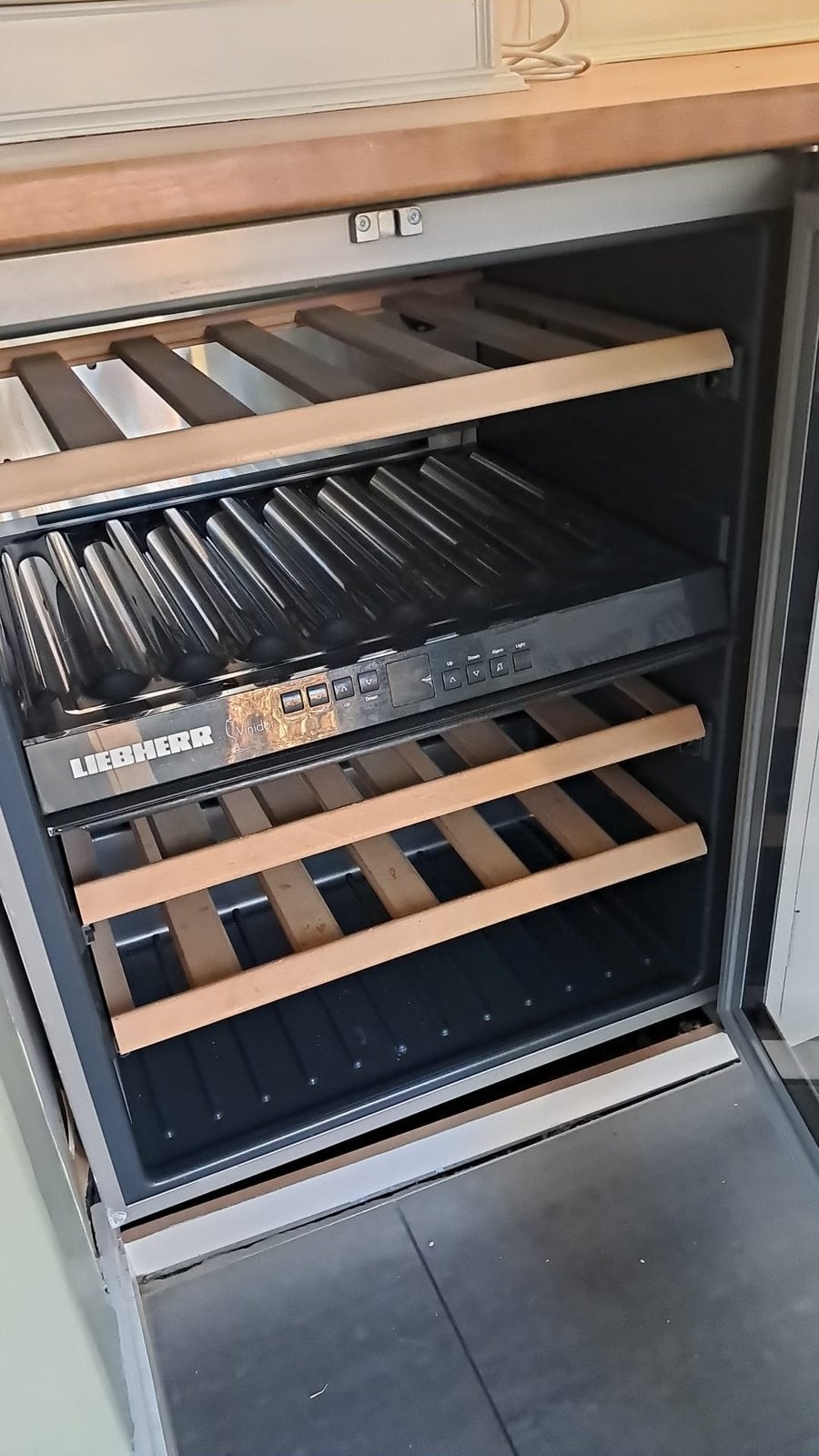 Liebherr Vinidor wijnklimaatkast – bieden, Ophalen, Gebruikt