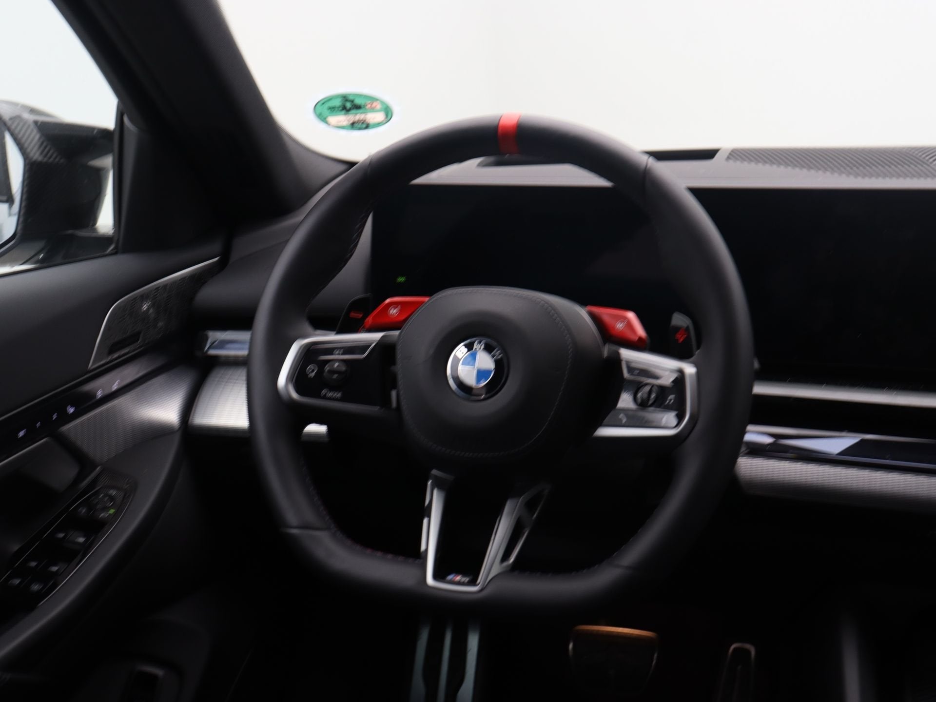 BMW M5 Sedan (bj 2026, automaat), Auto's, Automaat, Gebruikt, Met garantie (alle), 4395 cc